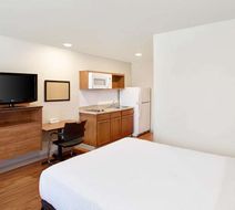 WoodSpring Suites Lake Charles Room
