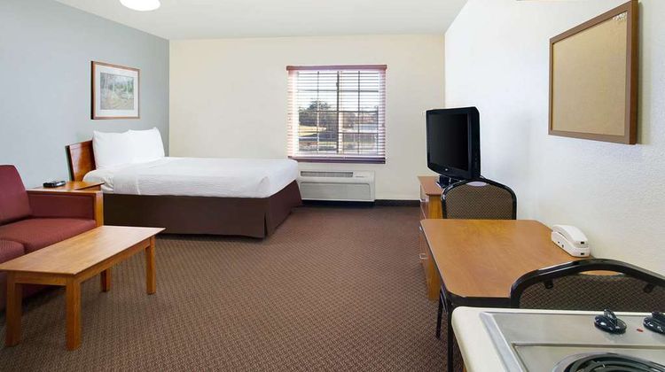 WoodSpring Suites Baton Rouge East Room