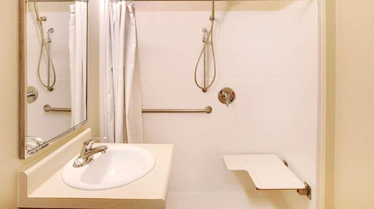 WoodSpring Suites Baton Rouge East Room