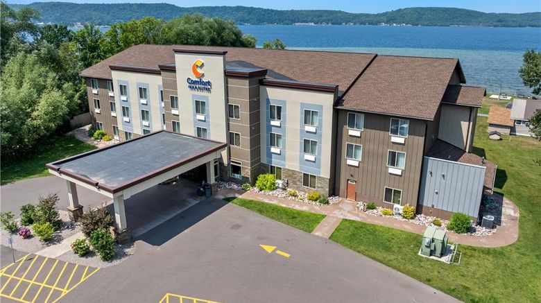 <b>Comfort Inn & Suites Exterior</b>. Images powered by <a href="https://iceportal.shijigroup.com/" title="IcePortal" target="_blank">IcePortal</a>.