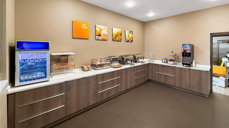 <b>Comfort Inn & Suites Restaurant</b>. Images powered by <a href="https://iceportal.shijigroup.com/" title="IcePortal" target="_blank">IcePortal</a>.