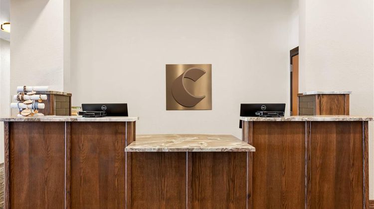 Comfort Inn & Suites Lobby