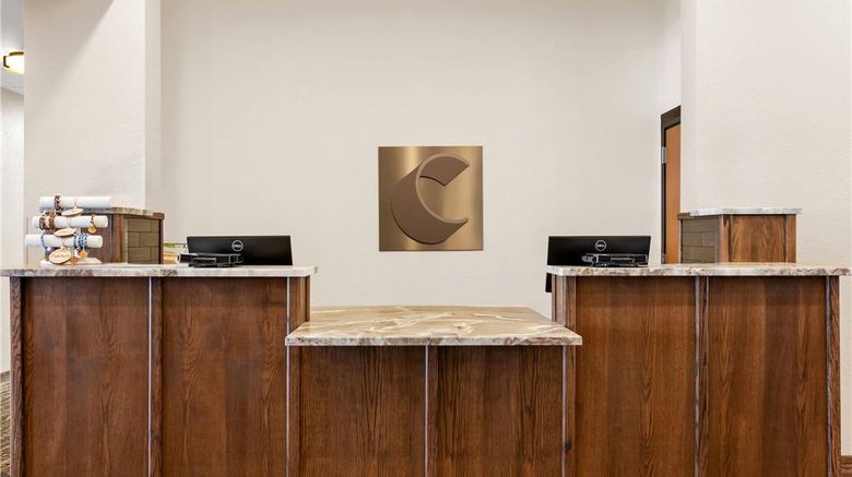 <b>Comfort Inn & Suites Lobby</b>. Images powered by <a href="https://iceportal.shijigroup.com/" title="IcePortal" target="_blank">IcePortal</a>.