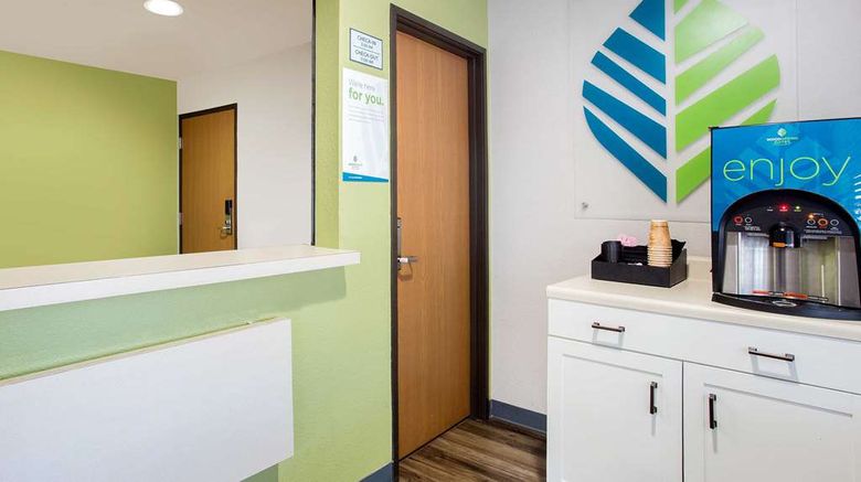 <b>WoodSpring Suites Charlotte Shelby Lobby</b>. Images powered by <a href="https://iceportal.shijigroup.com/" title="IcePortal" target="_blank">IcePortal</a>.