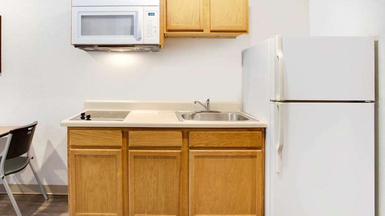 <b>WoodSpring Suites Charlotte Shelby Room</b>. Images powered by <a href="https://iceportal.shijigroup.com/" title="IcePortal" target="_blank">IcePortal</a>.