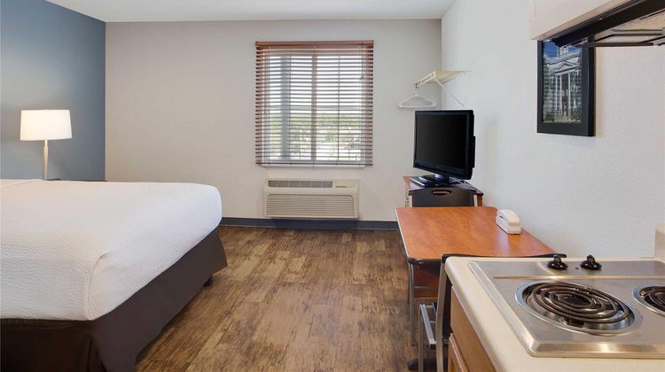 WoodSpring Suites Charlotte Shelby Room