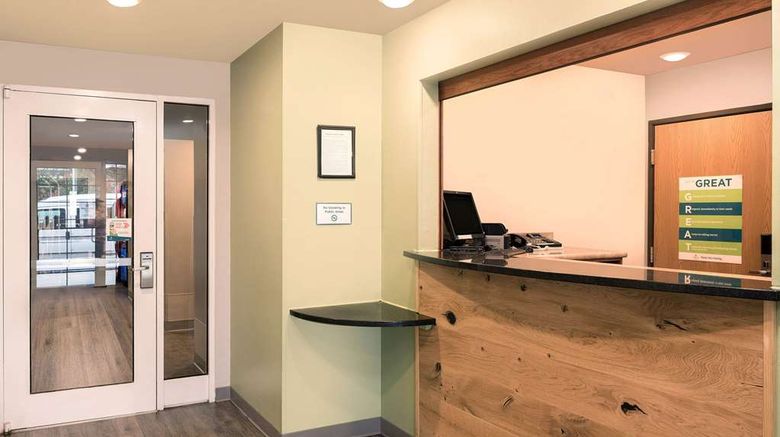 <b>WoodSpring Suites Raleigh Apex Lobby</b>. Images powered by <a href="https://iceportal.shijigroup.com/" title="IcePortal" target="_blank">IcePortal</a>.