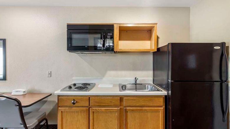 <b>WoodSpring Suites Raleigh/Garner Room</b>. Images powered by <a href="https://iceportal.shijigroup.com/" title="IcePortal" target="_blank">IcePortal</a>.