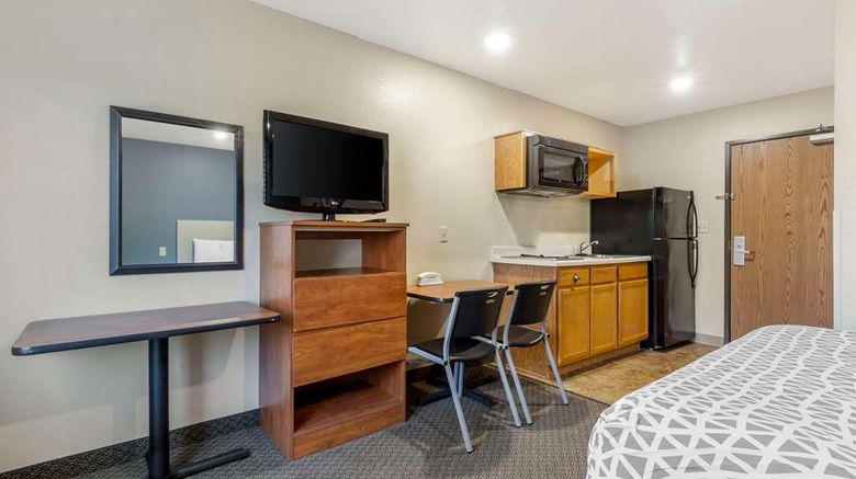 <b>WoodSpring Suites Raleigh/Garner Room</b>. Images powered by <a href="https://iceportal.shijigroup.com/" title="IcePortal" target="_blank">IcePortal</a>.