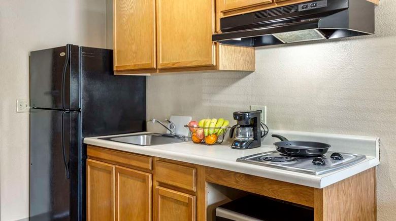 <b>WoodSpring Suites Raleigh/Garner Room</b>. Images powered by <a href="https://iceportal.shijigroup.com/" title="IcePortal" target="_blank">IcePortal</a>.