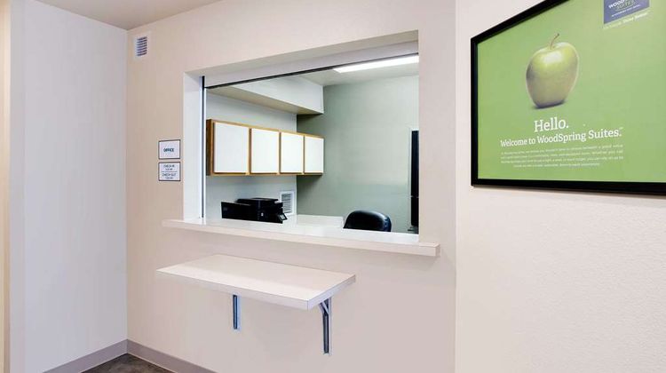 WoodSpring Suites Cincinnati Fairfield Lobby