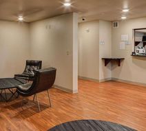 WoodSpring Suites Columbus Easton Lobby