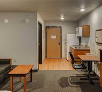 WoodSpring Suites Columbus Easton Lobby