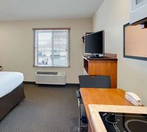 WoodSpring Suites Columbus North I-270 Room