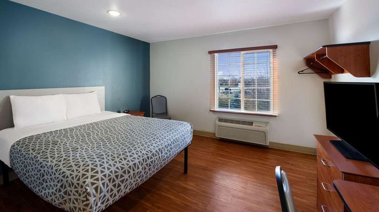 WoodSpring Suites Columbus Southeast Room