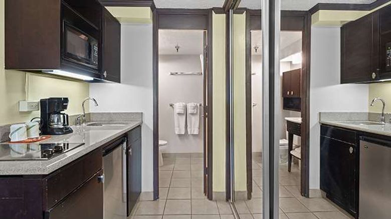 <b>Bamboo Waikiki Hotel Suite</b>. Images powered by <a href="https://iceportal.shijigroup.com/" title="IcePortal" target="_blank">IcePortal</a>.