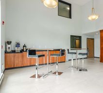 Red Lion Inn & Suites Des Moines Lobby