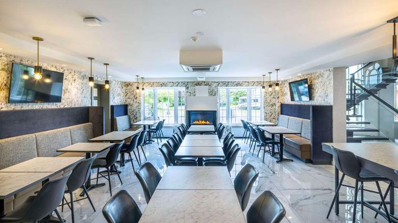 <b>Les Suites de Laviolette, Ascend Hotel Restaurant</b>. Images powered by <a href="https://iceportal.shijigroup.com/" title="IcePortal" target="_blank">IcePortal</a>.
