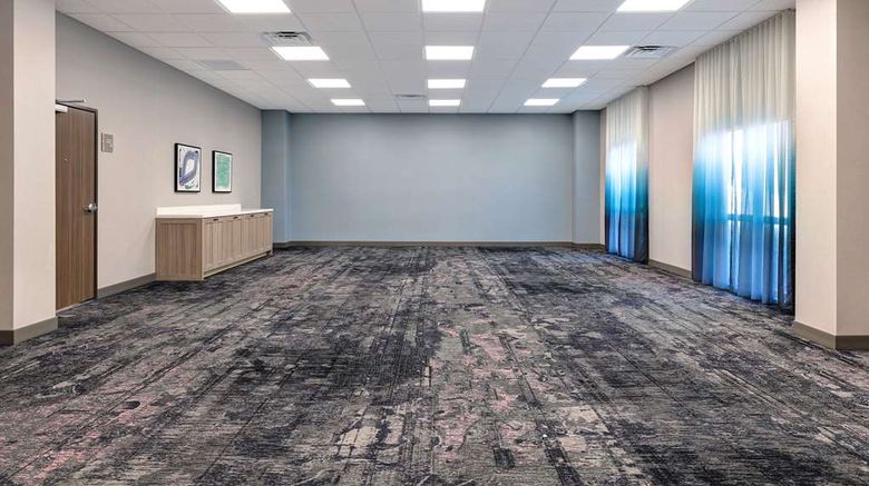 <b>Homewood Suites by Hilton Santa Clarita Meeting</b>. Images powered by <a href="https://iceportal.shijigroup.com/" title="IcePortal" target="_blank">IcePortal</a>.