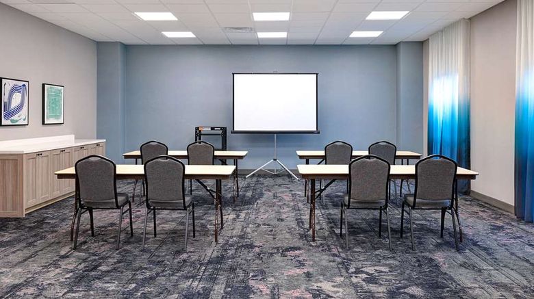 <b>Homewood Suites by Hilton Santa Clarita Meeting</b>. Images powered by <a href="https://iceportal.shijigroup.com/" title="IcePortal" target="_blank">IcePortal</a>.
