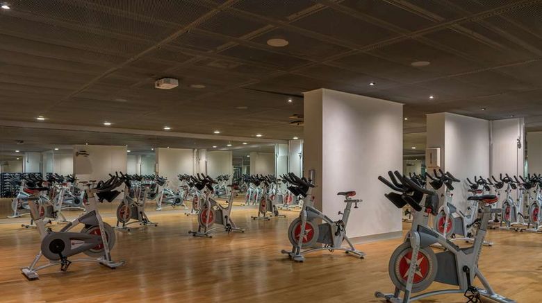 <b>Hilton Geneva Hotel and Conference Ctr Health</b>. Images powered by <a href="https://iceportal.shijigroup.com/" title="IcePortal" target="_blank">IcePortal</a>.