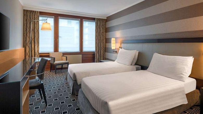 <b>Hilton Geneva Hotel and Conference Ctr Room</b>. Images powered by <a href="https://iceportal.shijigroup.com/" title="IcePortal" target="_blank">IcePortal</a>.