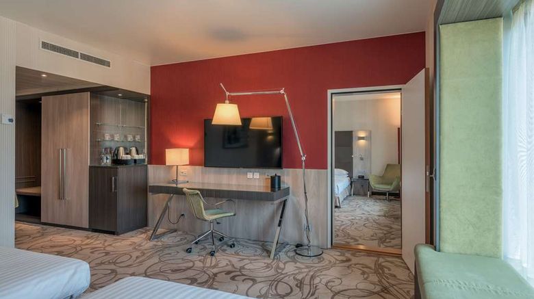 <b>Hilton Geneva Hotel and Conference Ctr Room</b>. Images powered by <a href="https://iceportal.shijigroup.com/" title="IcePortal" target="_blank">IcePortal</a>.