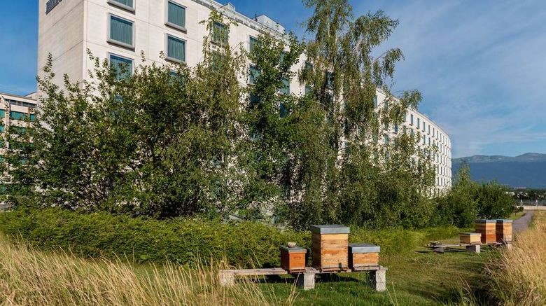 <b>Hilton Geneva Hotel and Conference Ctr Recreation</b>. Images powered by <a href="https://iceportal.shijigroup.com/" title="IcePortal" target="_blank">IcePortal</a>.