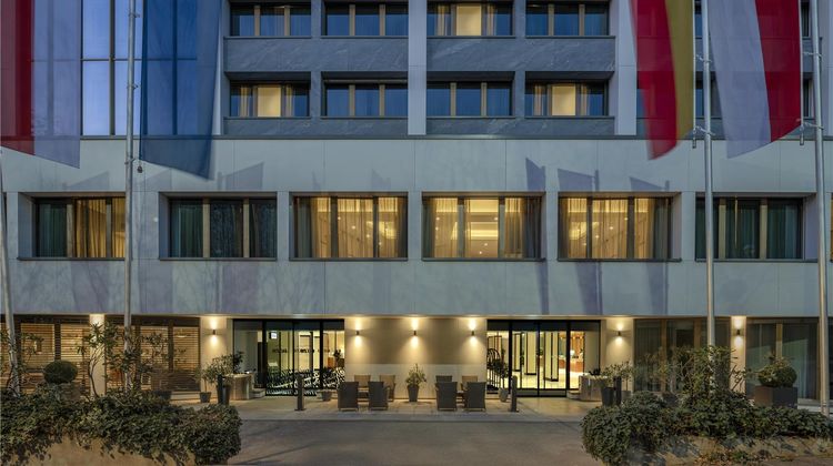 Hilton Geneva Hotel and Conference Ctr Exterior