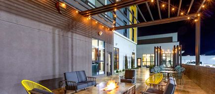 Hilton Garden Inn Hays Exterior