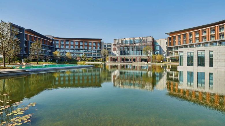 <b>Hilton Shanghai Fengxian Exterior</b>. Images powered by <a href="https://iceportal.shijigroup.com/" title="IcePortal" target="_blank">IcePortal</a>.