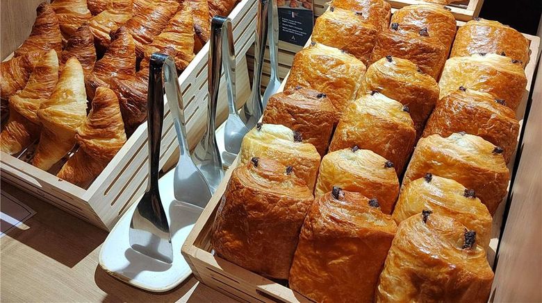 <b>Ibis Montlhery Paris South Restaurant</b>. Images powered by <a href="https://iceportal.shijigroup.com/" title="IcePortal" target="_blank">IcePortal</a>.