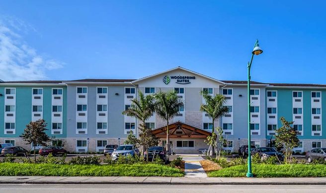 WoodSpring Suites Naples West Exterior