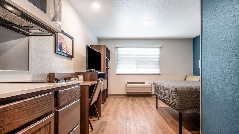 <b>WoodSpring Suites Naples West Room</b>. Images powered by <a href="https://iceportal.shijigroup.com/" title="IcePortal" target="_blank">IcePortal</a>.