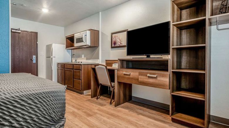 <b>WoodSpring Suites Naples West Room</b>. Images powered by <a href="https://iceportal.shijigroup.com/" title="IcePortal" target="_blank">IcePortal</a>.
