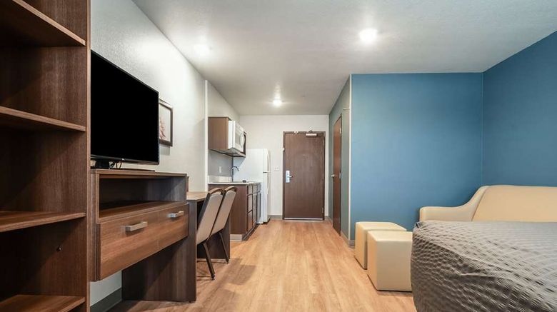 <b>WoodSpring Suites Naples West Room</b>. Images powered by <a href="https://iceportal.shijigroup.com/" title="IcePortal" target="_blank">IcePortal</a>.