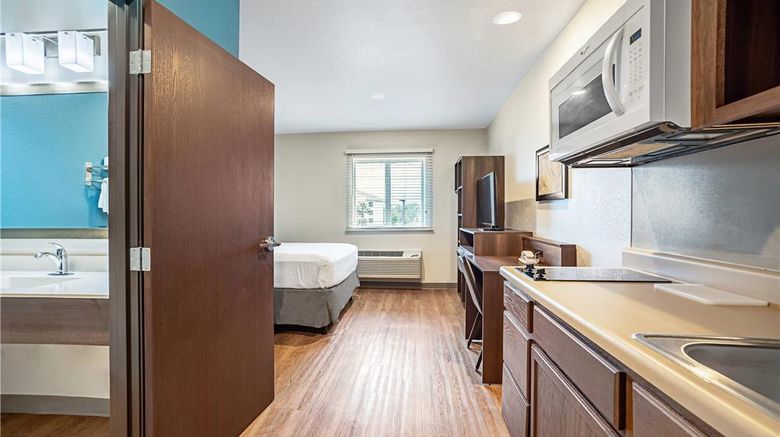 <b>WoodSpring Suites Naples Room</b>. Images powered by <a href="https://iceportal.shijigroup.com/" title="IcePortal" target="_blank">IcePortal</a>.