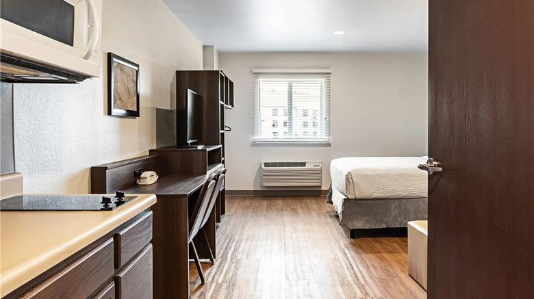 <b>WoodSpring Suites Naples Room</b>. Images powered by <a href="https://iceportal.shijigroup.com/" title="IcePortal" target="_blank">IcePortal</a>.