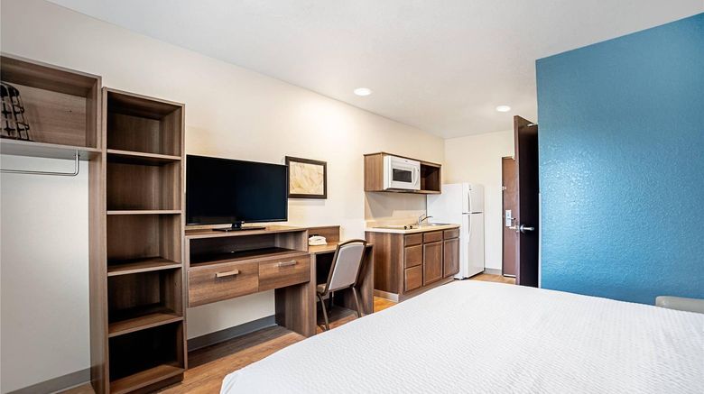 <b>WoodSpring Suites Naples Room</b>. Images powered by <a href="https://iceportal.shijigroup.com/" title="IcePortal" target="_blank">IcePortal</a>.