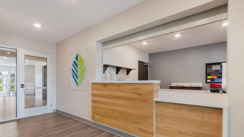 <b>WoodSpring Suites Tamarac Lobby</b>. Images powered by <a href="https://iceportal.shijigroup.com/" title="IcePortal" target="_blank">IcePortal</a>.