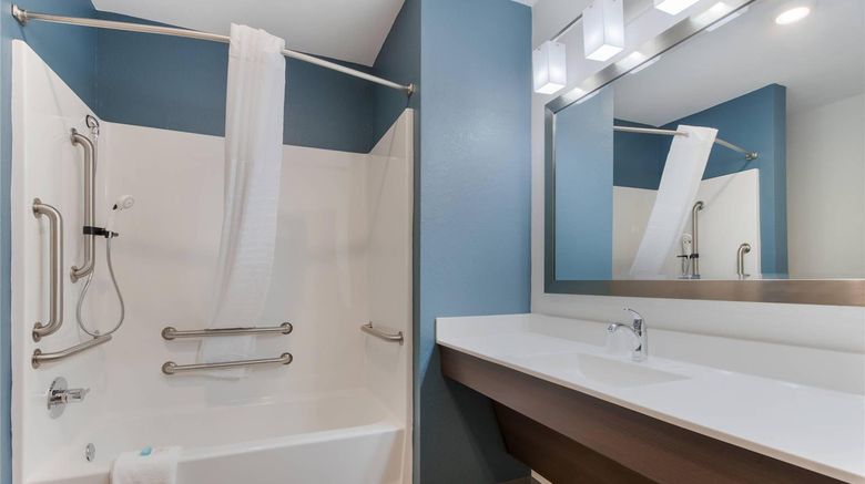 <b>WoodSpring Suites Tamarac Room</b>. Images powered by <a href="https://iceportal.shijigroup.com/" title="IcePortal" target="_blank">IcePortal</a>.