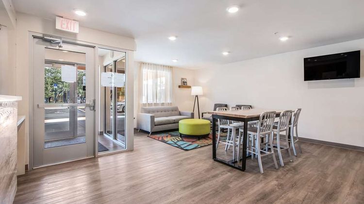 WoodSpring Suites Doral Miami Airport Lobby