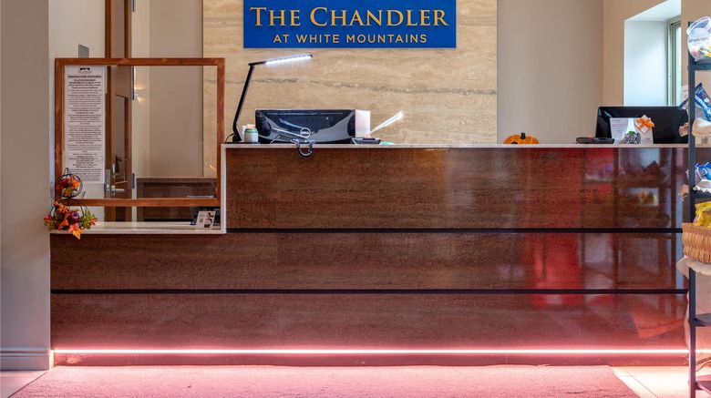 <b>The Chandler at White Mountain Lobby</b>. Images powered by <a href="https://iceportal.shijigroup.com/" title="IcePortal" target="_blank">IcePortal</a>.