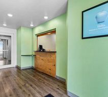 WoodSpring Suites Tulsa Lobby