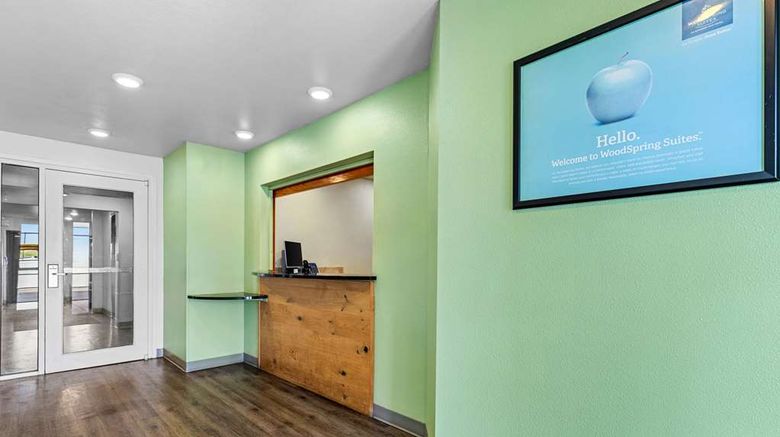 <b>WoodSpring Suites Tulsa Lobby</b>. Images powered by <a href="https://iceportal.shijigroup.com/" title="IcePortal" target="_blank">IcePortal</a>.