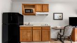 <b>WoodSpring Suites Tulsa Room</b>. Images powered by <a href="https://iceportal.shijigroup.com/" title="IcePortal" target="_blank">IcePortal</a>.