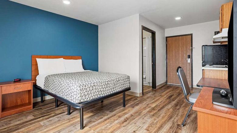 <b>WoodSpring Suites Tulsa Room</b>. Images powered by <a href="https://iceportal.shijigroup.com/" title="IcePortal" target="_blank">IcePortal</a>.