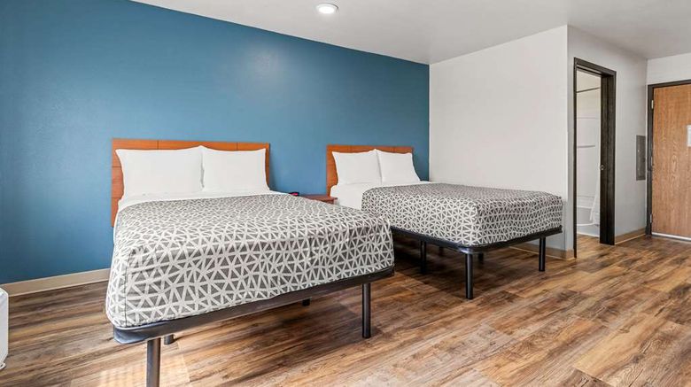 <b>WoodSpring Suites Tulsa Room</b>. Images powered by <a href="https://iceportal.shijigroup.com/" title="IcePortal" target="_blank">IcePortal</a>.