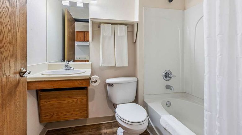 <b>WoodSpring Suites Tulsa Room</b>. Images powered by <a href="https://iceportal.shijigroup.com/" title="IcePortal" target="_blank">IcePortal</a>.