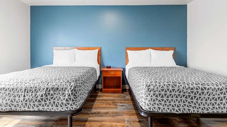 <b>WoodSpring Suites Tulsa Room</b>. Images powered by <a href="https://iceportal.shijigroup.com/" title="IcePortal" target="_blank">IcePortal</a>.